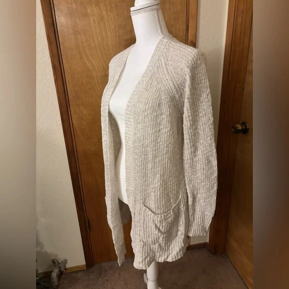 American Eagle Outfitters Cream Cardigan Sweater - Picture 4 of 5
